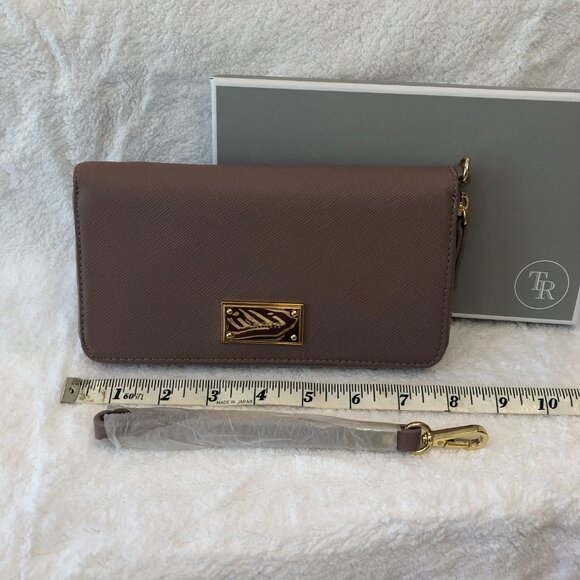 NWOT TR Large Women's Continental Custom Graved Wallet with Box - Picture 11 of 12